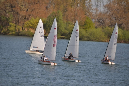 OK-Jollen auf Wettfahrt silbersee_03.jpg