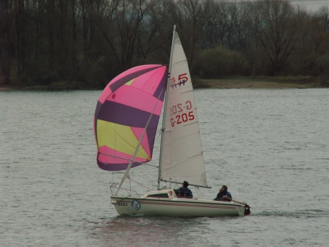 Jollenkreuzer 517 auf Vorwindkurs silbersee_04.jpg