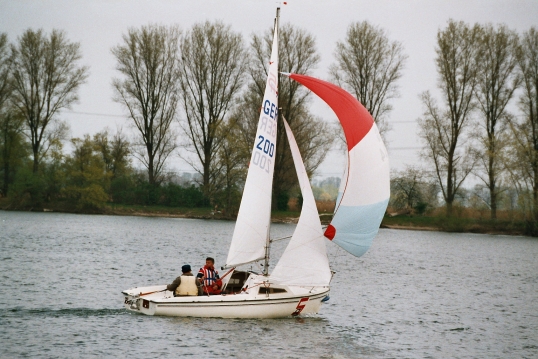 Jollenkreuzer 517 auf Vorwindkurs silbersee_05.jpg